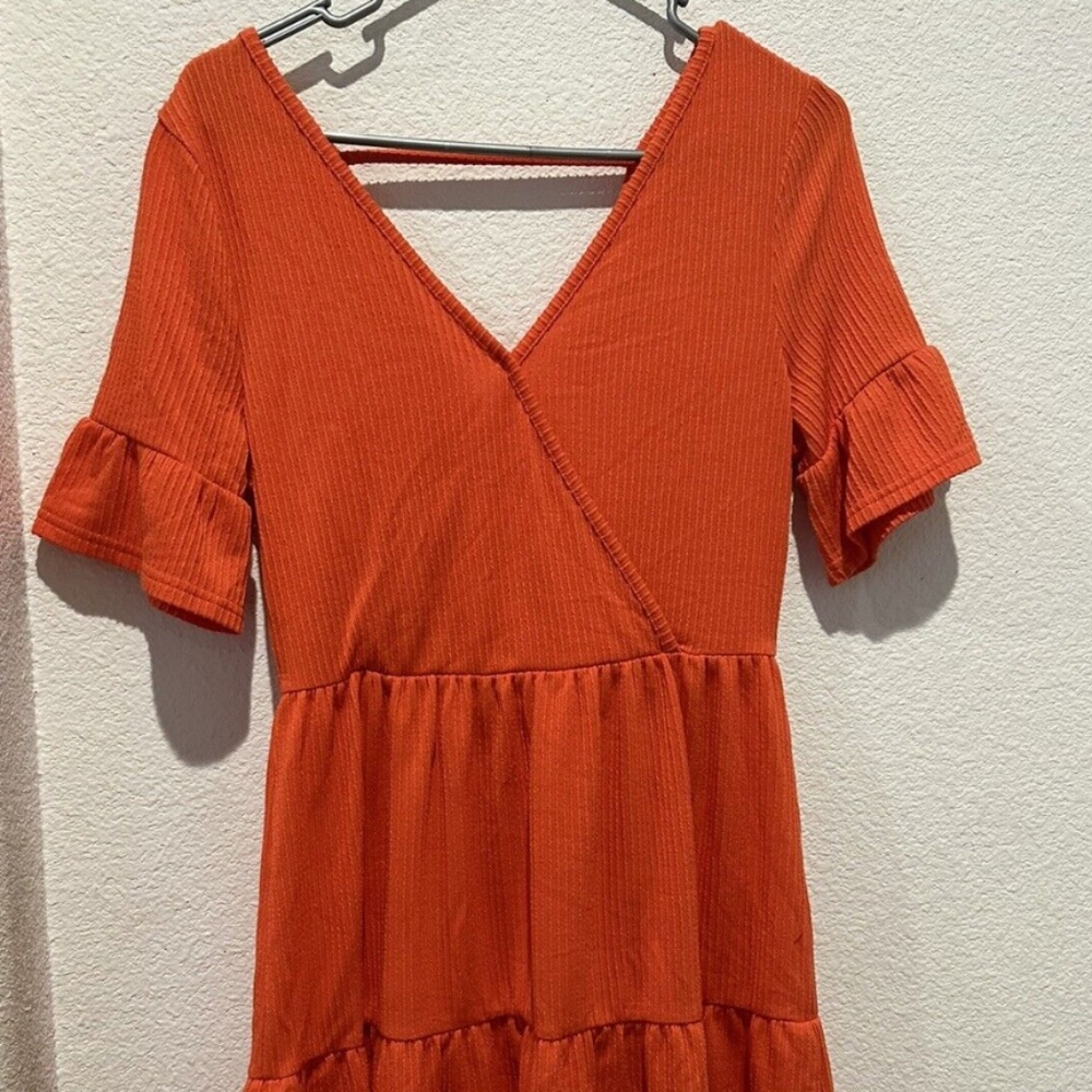 Women’s All in Love Orange Knee Length Dress V-neck New with Tags Size Small